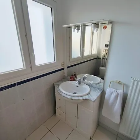 Chaleureux Et Place De Parking Appartement Nantes