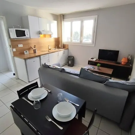 Appartement Chaleureux Et Place De Parking Nantes