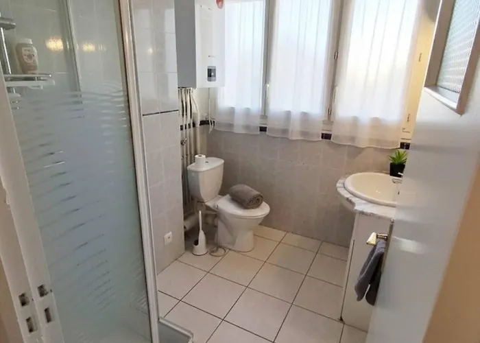 Chaleureux Et Place De Parking *